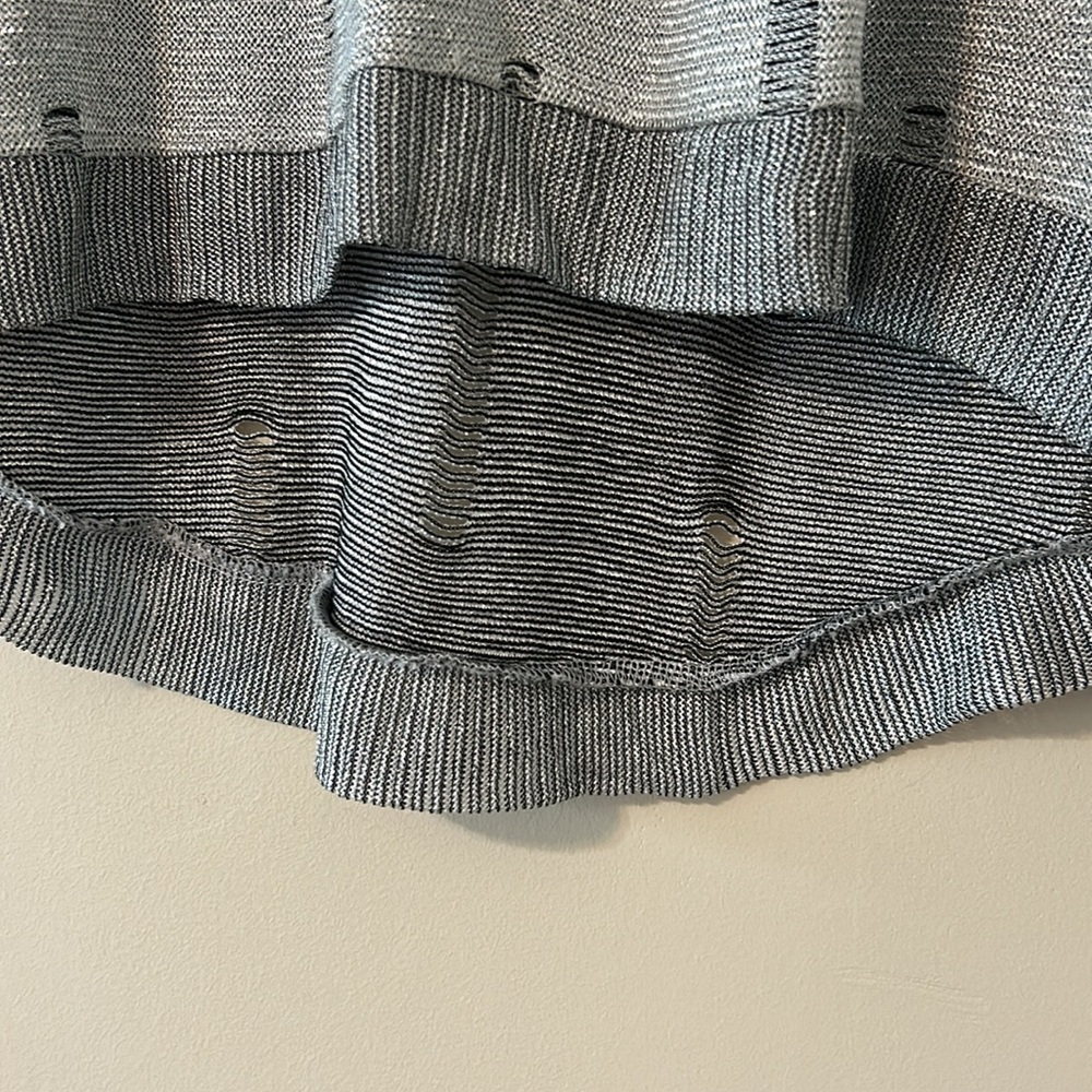 Generation Love | Silver Distressed Sweater Woman’s M/L - Picture 5 of 8